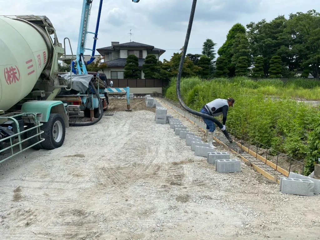 ポンプ車で打設