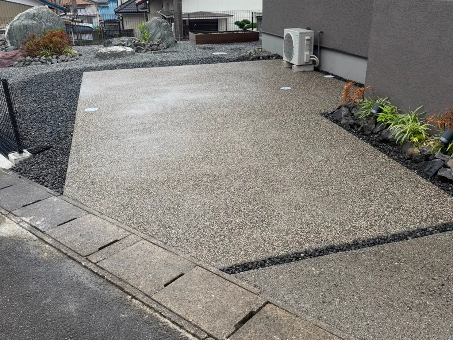 洗い出しコンクリート設置の外構工事後